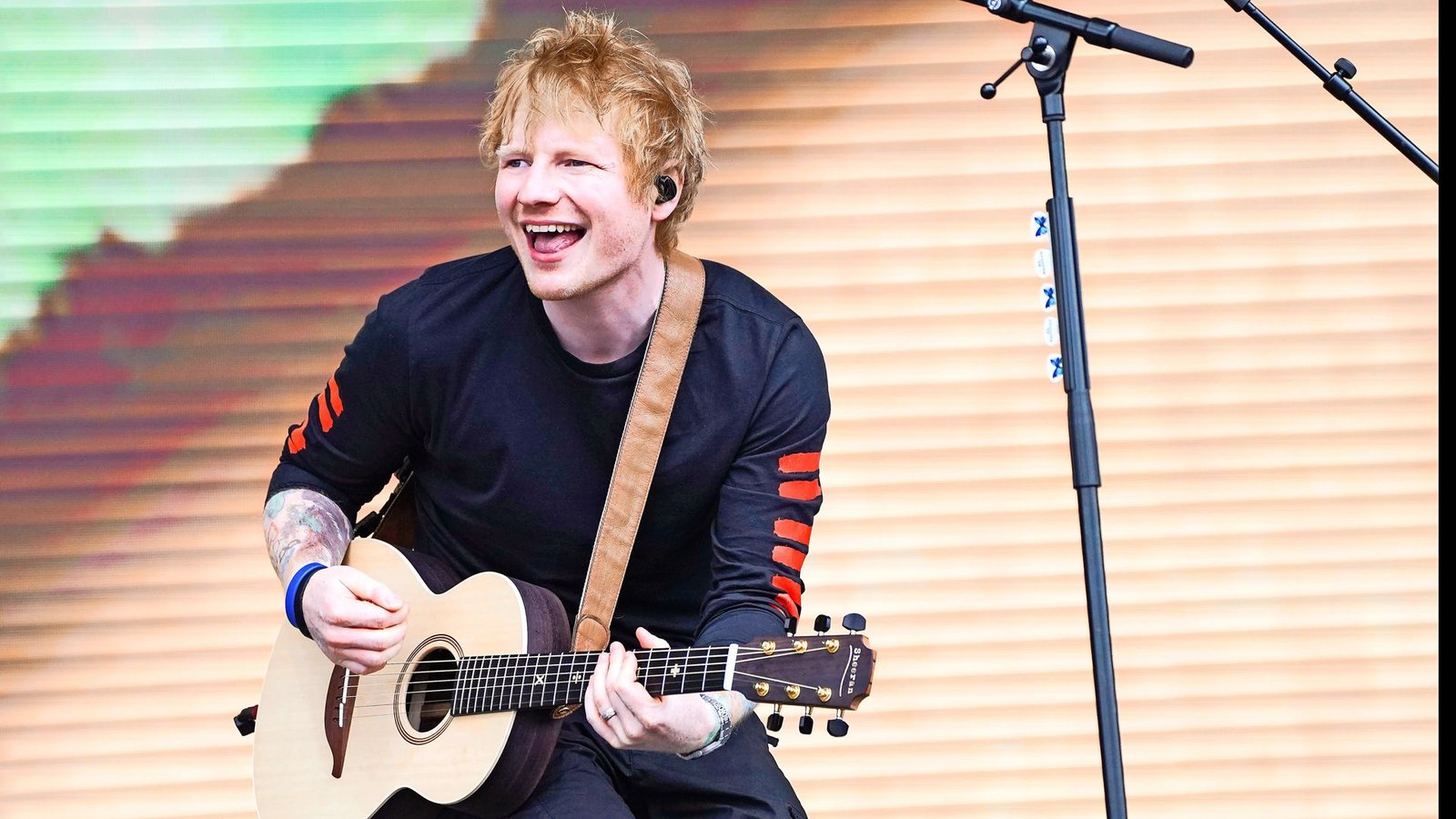 Die roten Haare sind sein Markenzeichen: Ed SheeranFoto: Ian West/Press Association/dpa