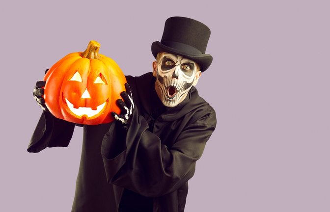 Meist wählt man zu Halloween gruselige Verkleidungen.<span class='image-autor'>Foto: Studio Romantic / shutterstock.com</span>