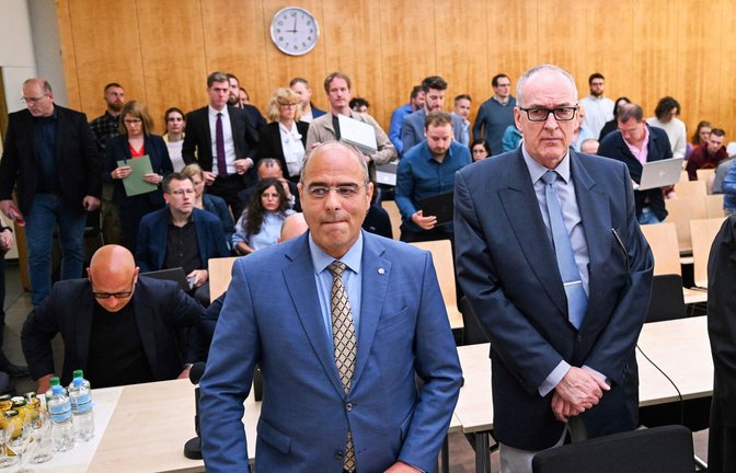 Niederlage: Peter Boehringer (li), stellvertretender Bundessprecher der AfD, und Roman Reusch, Beisitzer im Bundesvorstand der AfD, im Gerichtssaal.<span class='image-autor'>Foto: AFP/Ina Fassbender</span>