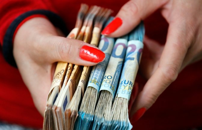 Wie viel Vermögen ist in Deutschland normal? Neue Zahlen zeigen: 2023 lag der Median bei 103.100 Euro. Doch je nach Alter bedeutet das etwas völlig anderes.<span class='image-autor'>Foto: godongphoto / Shutterstock.com</span>