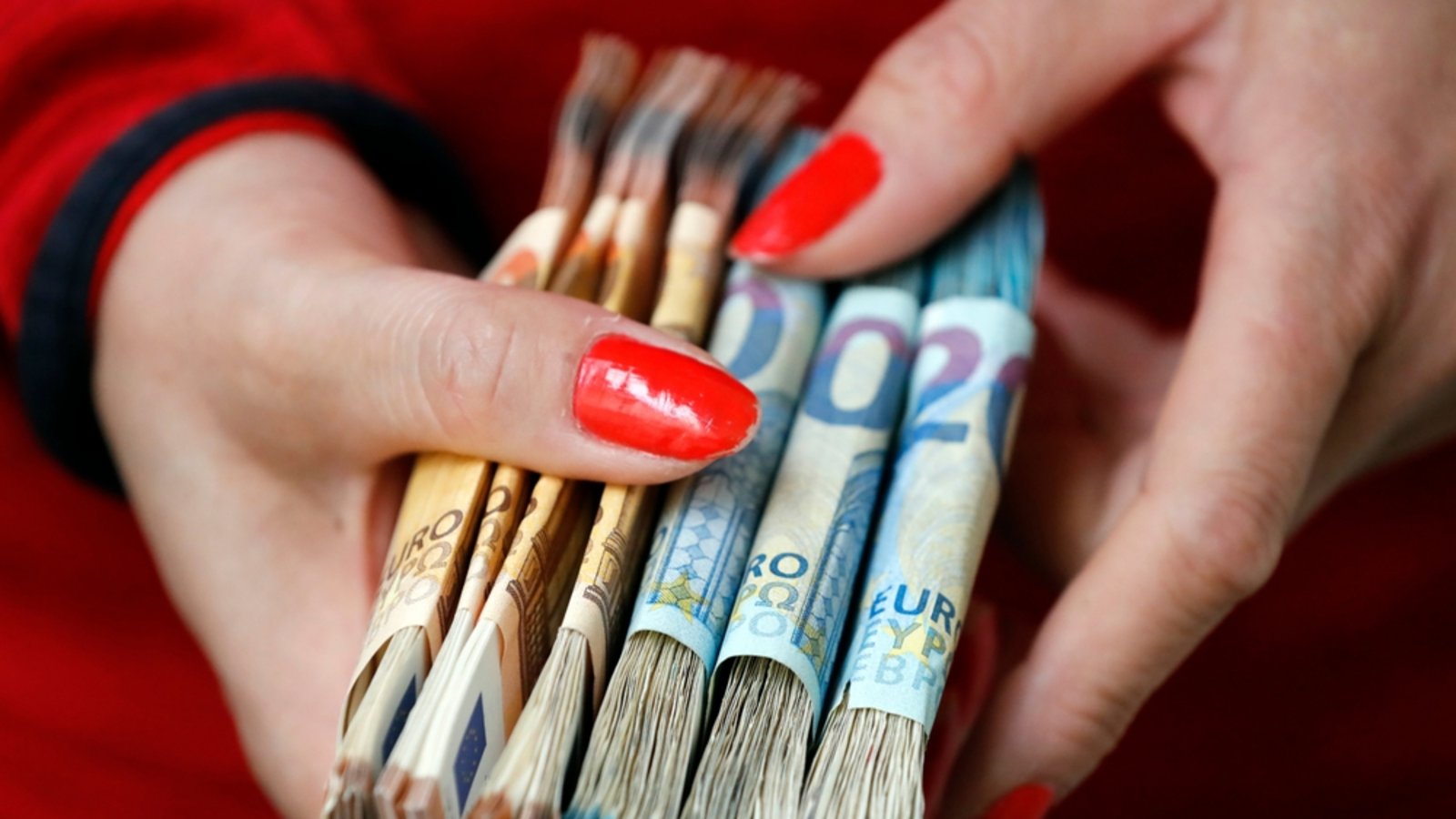 Wie viel Vermögen ist in Deutschland normal? Neue Zahlen zeigen: 2023 lag der Median bei 103.100 Euro. Doch je nach Alter bedeutet das etwas völlig anderes.Foto: godongphoto / Shutterstock.com Wie viel Vermögen ist in Deutschland normal? Neue Zahlen zeigen: 2023 lag der Median bei 103.100 Euro. Doch je nach Alter bedeutet das etwas völlig anderes.Foto: godongphoto / Shutterstock.com
