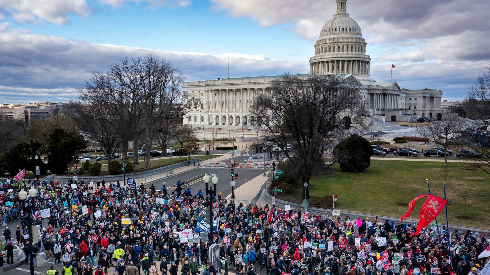 Abtreibungsgegner versammeln sich in Washington für die Demonstration "March for Life" ("Marsch für das Leben").Foto: J. Scott Applewhite/AP/dpa