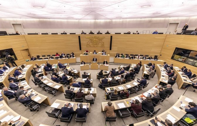 Bastian Schneider erhielt für seine Rede tosenden Applaus im Landtag- leider bestehen große Zweifel an der Echtheit der Mails, aus denen der CDU-Politiker zitierte. (Symbiolbild)<span class='image-autor'>www.imago-images.de</span>