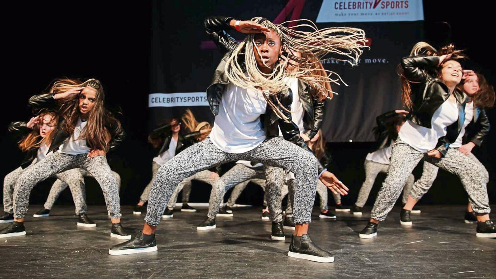 Überzeugten mit Platz fünf in der Kategorie Teens als eine der jüngsten Formationen bei der Süd-Vorrunde: die 14 Tänzer der Crew Unvergesslich Fotos: Kuntoro Überzeugten mit Platz fünf in der Kategorie Teens als eine der jüngsten Formationen bei der Süd-Vorrunde: die 14 Tänzer der Crew Unvergesslich Fotos: Kuntoro