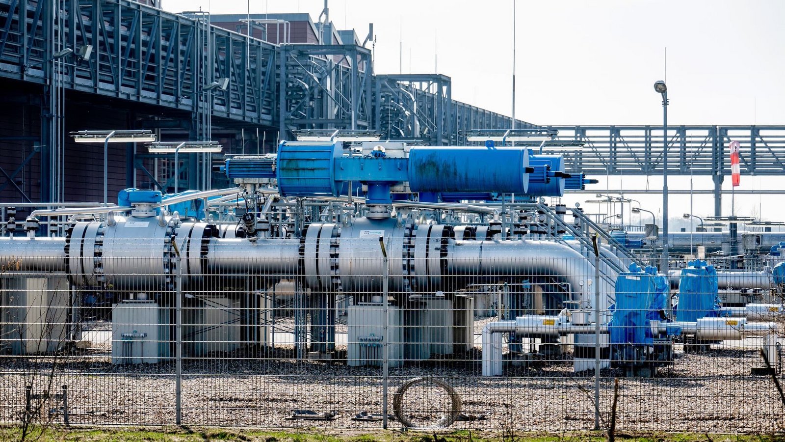 Die deutschen Gasspeicher sind laut Branchenverband so wenig gefüllt wie seit Beginn der Aufzeichnung nicht. (Archivbild)Hauke-Christian Dittrich/dpa