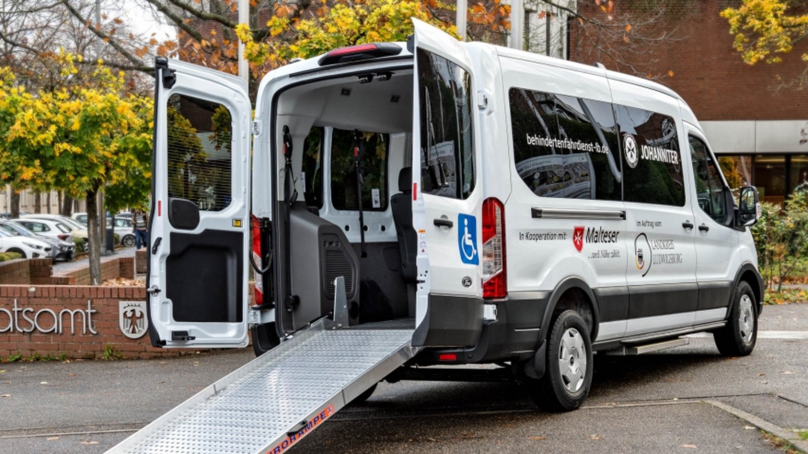 Neues Fahrzeug für den individuellen Fahrdienst. Foto: Landratsamt Ludwigsburg Neues Fahrzeug für den individuellen Fahrdienst. Foto: Landratsamt Ludwigsburg