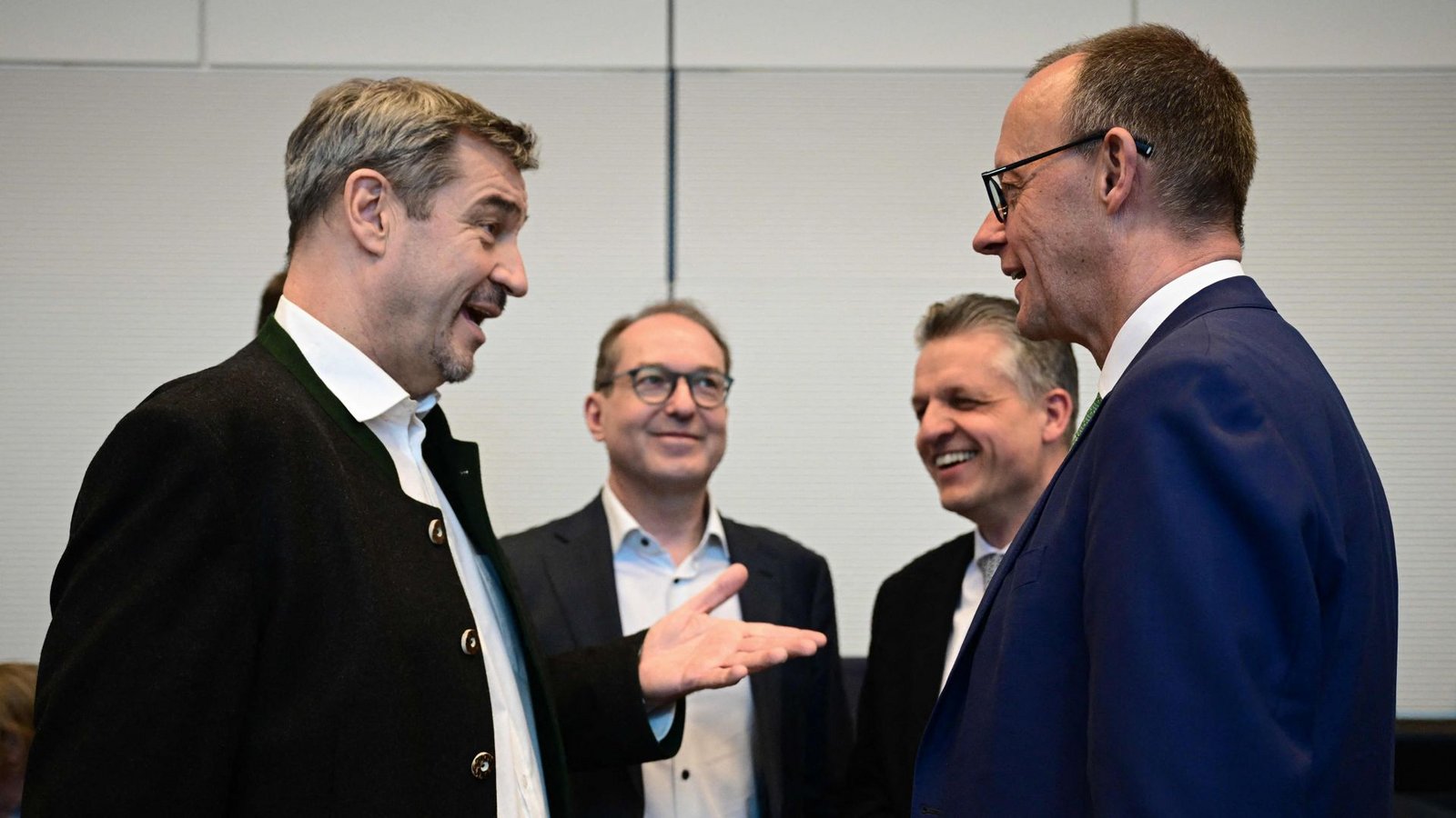 Die starken Männer der Union (von links): Markus Söder und Alexander Dobrindt (beide CSU) sowie Thorsten Frei und Friedrich Merz (beide CDU).Foto: AFP/TOBIAS SCHWARZ
