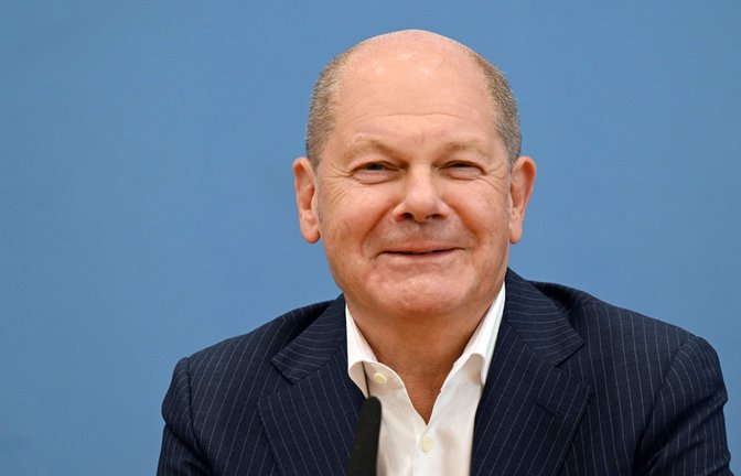 Bundeskanzler Olaf Scholz (SPD) stellt sich den Fragen der Hauptstadtjournalisten.<span class='image-autor'>Foto: AFP/RALF HIRSCHBERGER</span>