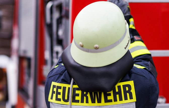 Die Flammen hatten bereits begonnen, sich einen Weg durch die Fassade zu suchen (Symbolbild).<span class='image-autor'>Foto: Philipp von Ditfurth/dpa</span>