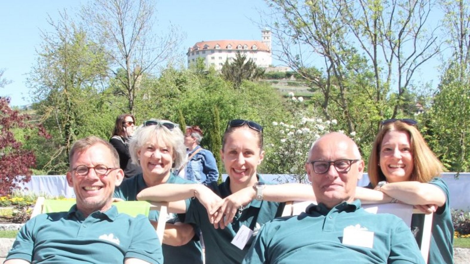OB Uwe Skrzypek-Muth (links) mit dem Gartenschau-Team um Norbert Geissel.
