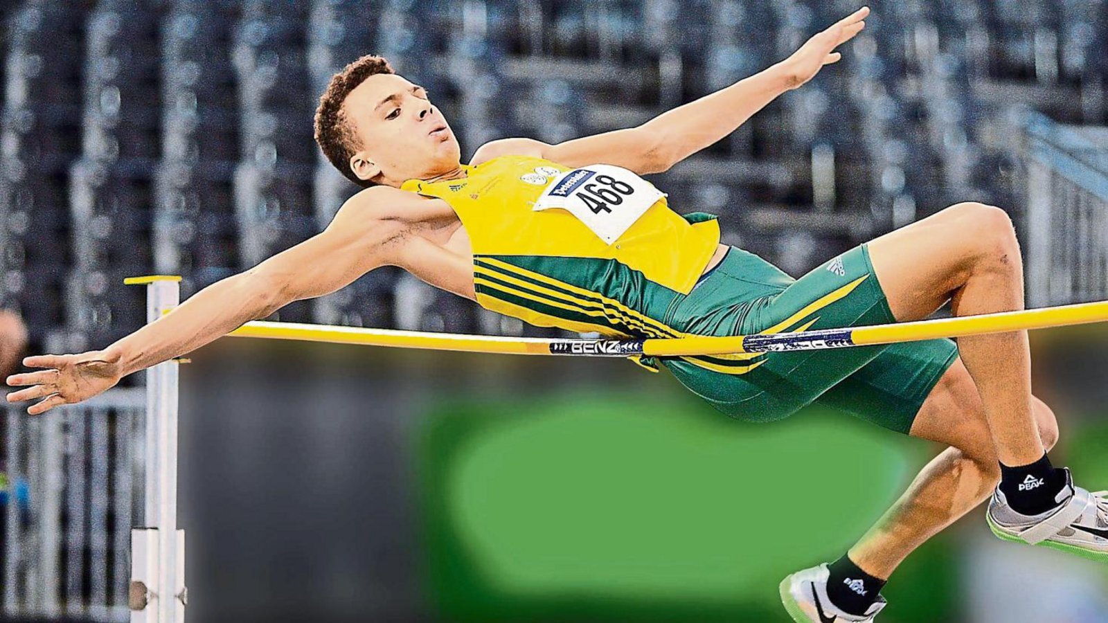 Multitalent Eric Massing: Mit übersprungenen 1,98 Metern sichert sich der in Möhringen aufgewachsene Sportler den württembergischen U-16-Titel.  Foto: Görlitz