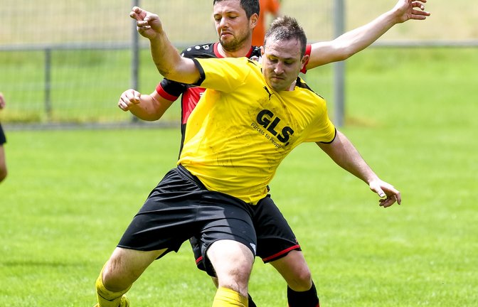 Yannik Nedorost (vorne) reist mit dem SV Riet zum GSV Höpfigheim. <span class='image-autor'>Foto: Leitner</span>