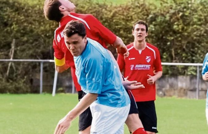 Den Einsatz von Verteidiger Markus Grözinger (vorne) wird der TSV Nussdorf weiterhin brauchen, um im Kampf um die Aufstiegsplätze dabei zu sein. Foto: Simecek
