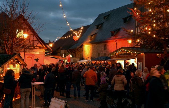 Stimmungsvolles Ambiente: der Weihnachtsmarkt in Illingen.  <span class='image-autor'>Foto: p</span>