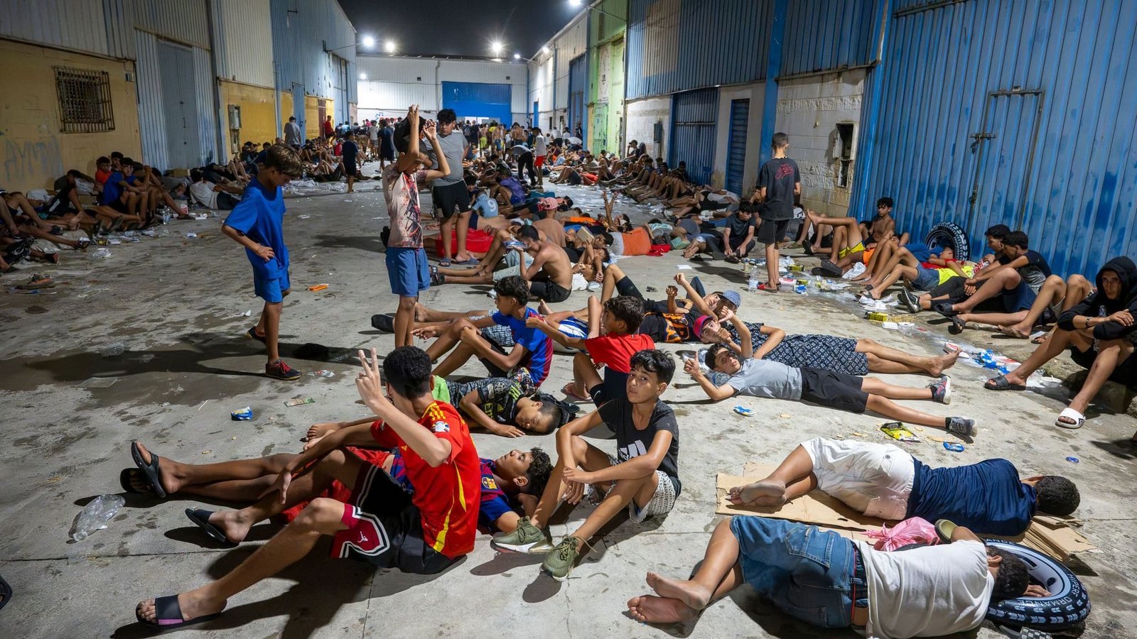 Unter den Ankömmlingen sind sehr viele Minderjährige. (Archivbild)Marcos Moreno/EUROPA PRESS/dpa Unter den Ankömmlingen sind sehr viele Minderjährige. (Archivbild)Marcos Moreno/EUROPA PRESS/dpa