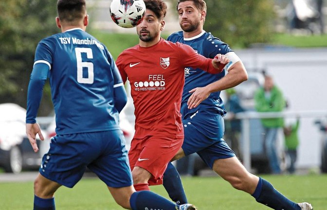 Cihat Aytac (Mitte) war in dieser kurzen Saison beim Bezirksligisten TASV Hessigheim auf dem Weg zurück zu seiner Top-Verfassung. Foto: Baumann