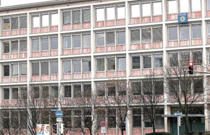 Vor 60 Jahren als Hauptpostamt erbaut, dann ab den 2000ern Polizeidirektion, anschließend Polizeirevier und ab Neujahr 2020 Sitz des neuen Polizeipräsidiums Pforzheim.   Foto: Kollros