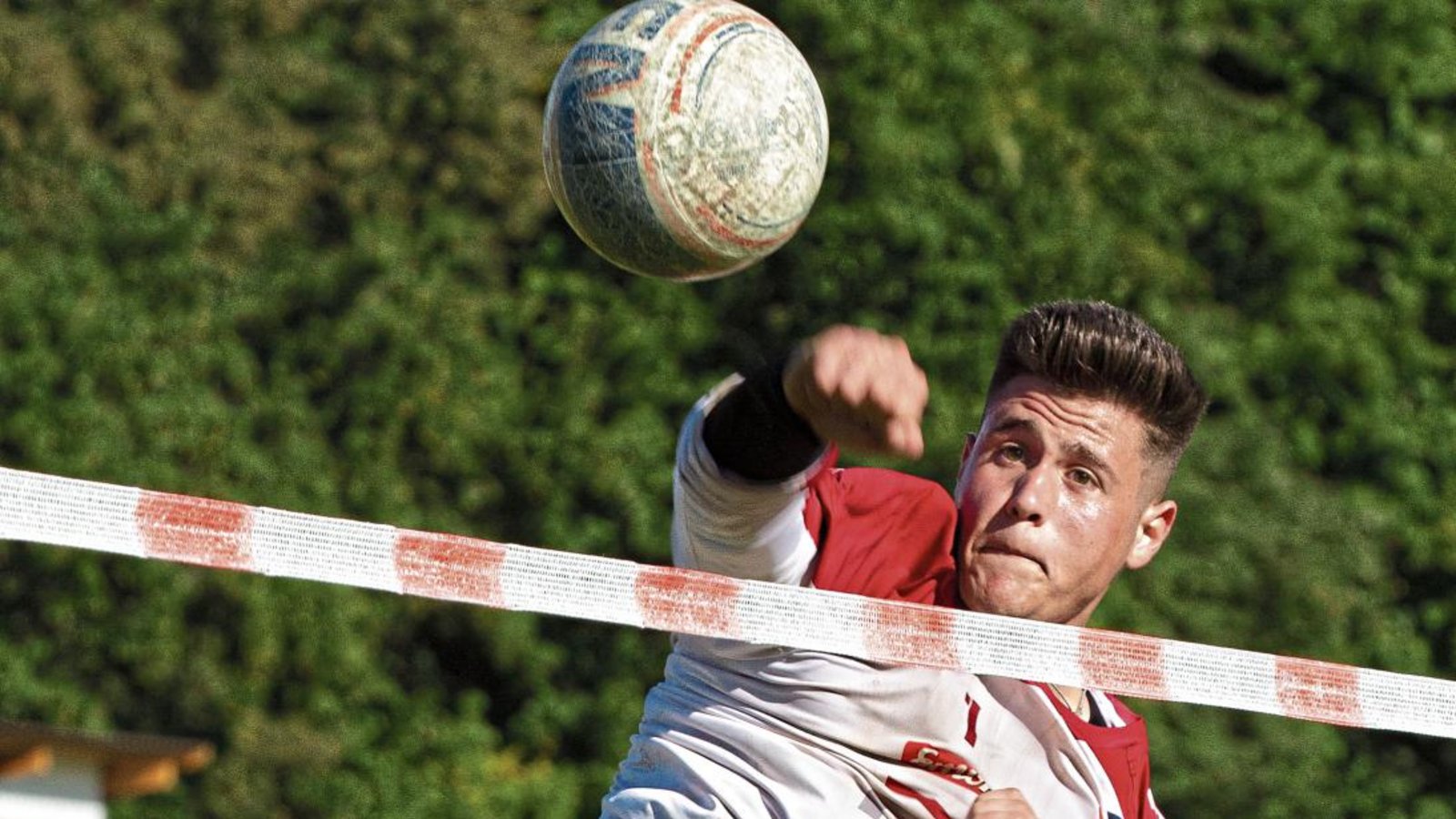 Michael Knodel, der nach dieser DM aus der Jugend herauskommt, und die Faustballer des TV Vaihingen haben sich Bronze bei den nationalen U-18-Titelkämpfen in Hohenlockstedt erkämpft. Foto: Kadgien Michael Knodel, der nach dieser DM aus der Jugend herauskommt, und die Faustballer des TV Vaihingen haben sich Bronze bei den nationalen U-18-Titelkämpfen in Hohenlockstedt erkämpft. Foto: Kadgien