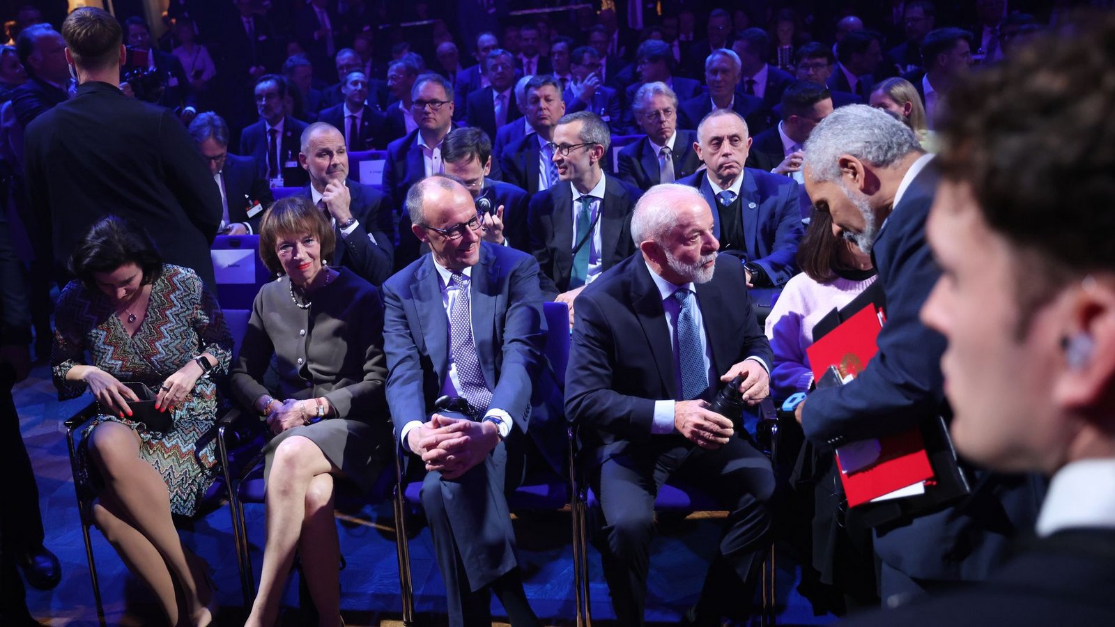 Merz (l) und Lula in der ersten Reihe bei der Eröffnung der Hannover Messe: Brasilien ist erneut Partnerland – wie schon 1980, als es das erste überhaupt war.Foto: Ronny Hartmann/AFP POOL/dpa