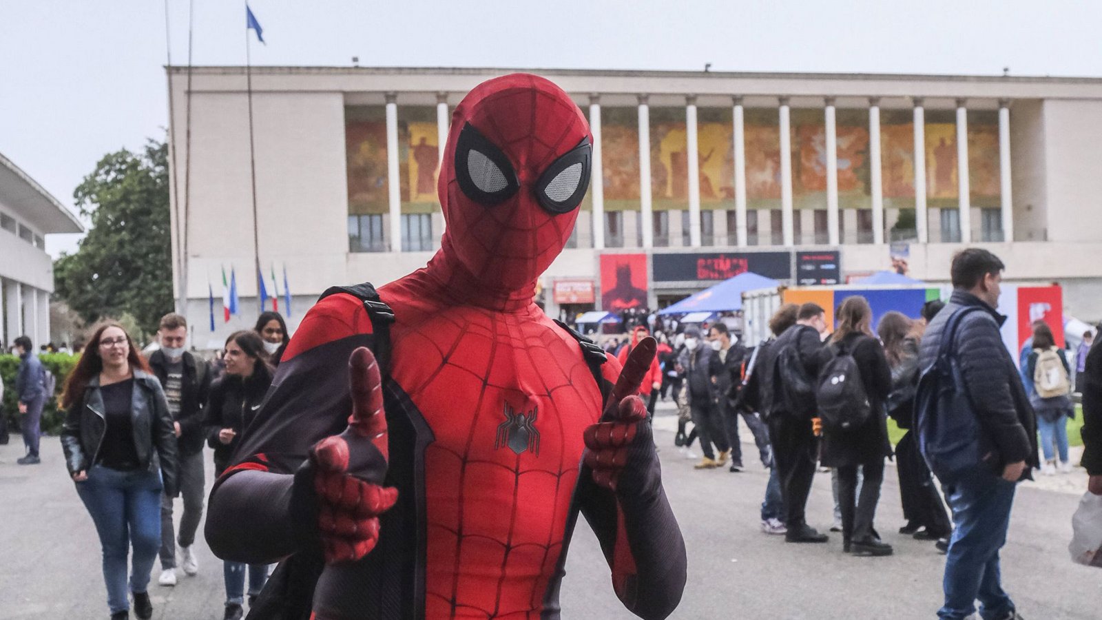 Als Spiderman verkleidet muss man sich keine Gedanken um die Frisur machen und kann gleichzeitig in die Rolle der eigenen Helden schlüpfen.Foto: IMAGO/Antonio Balasco/IMAGO/Antonio Balasco Als Spiderman verkleidet muss man sich keine Gedanken um die Frisur machen und kann gleichzeitig in die Rolle der eigenen Helden schlüpfen.Foto: IMAGO/Antonio Balasco/IMAGO/Antonio Balasco