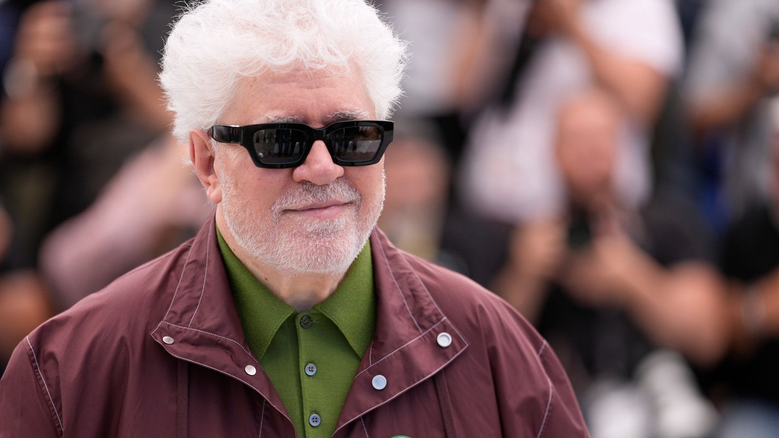 Pedro Almodóvar zeigt in Cannes seinen neuen Film "Bitter Christmas".Foto: John Locher/Invision/AP/dpa Pedro Almodóvar zeigt in Cannes seinen neuen Film "Bitter Christmas".Foto: John Locher/Invision/AP/dpa