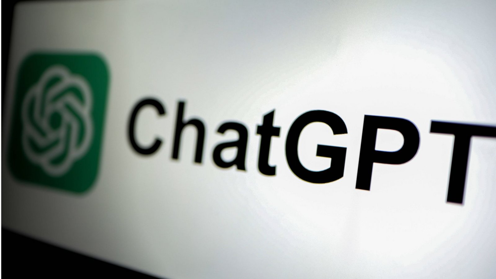 Sprachsoftware ChatGPT-4o: Die neue Version kann mehr als 50 Sprachen in Echtzeit übersetzen – aber der schwäbische Dialekt macht der KI zu schaffen.Foto: IMAGO/ZUMA Wire/IMAGO/Hasan Mrad Sprachsoftware ChatGPT-4o: Die neue Version kann mehr als 50 Sprachen in Echtzeit übersetzen – aber der schwäbische Dialekt macht der KI zu schaffen.Foto: IMAGO/ZUMA Wire/IMAGO/Hasan Mrad