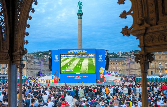 Wie schon bei der Fußball-Europameisterschaft 2024 wird sich der Stuttgarter Schlossplatz auch für die Finals 2027 wieder in eine Public-Viewing-Zone verwandeln.<span class='image-autor'>Foto: Lichtgut</span>