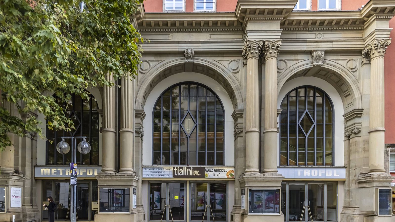 Sowohl in der Stuttgarter Bolzstraße im ehemaligen Kino (Bild) als auch in Karlsruhe musste das „Tialini“ schließen.Foto: imago images/Arnulf Hettrich Sowohl in der Stuttgarter Bolzstraße im ehemaligen Kino (Bild) als auch in Karlsruhe musste das „Tialini“ schließen.Foto: imago images/Arnulf Hettrich