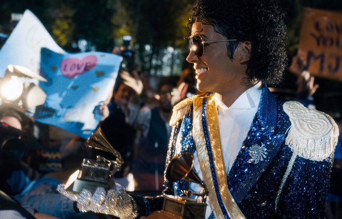 Michael Jackson auf einem der Höhepunkte seiner Karriere, im Musikfilm „Michael“ gespielt von Jafaar Jackson.<span class='image-autor'>Foto: IMAGO/Landmark Media</span>
