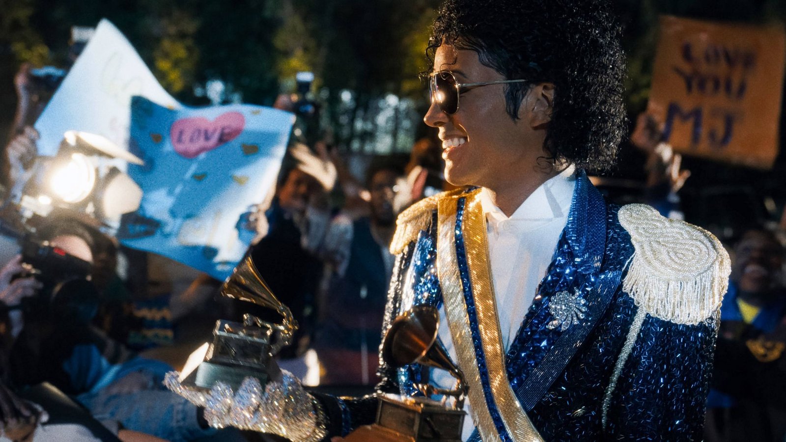 Michael Jackson auf einem der Höhepunkte seiner Karriere, im Musikfilm „Michael“ gespielt von Jafaar Jackson.Foto: IMAGO/Landmark Media