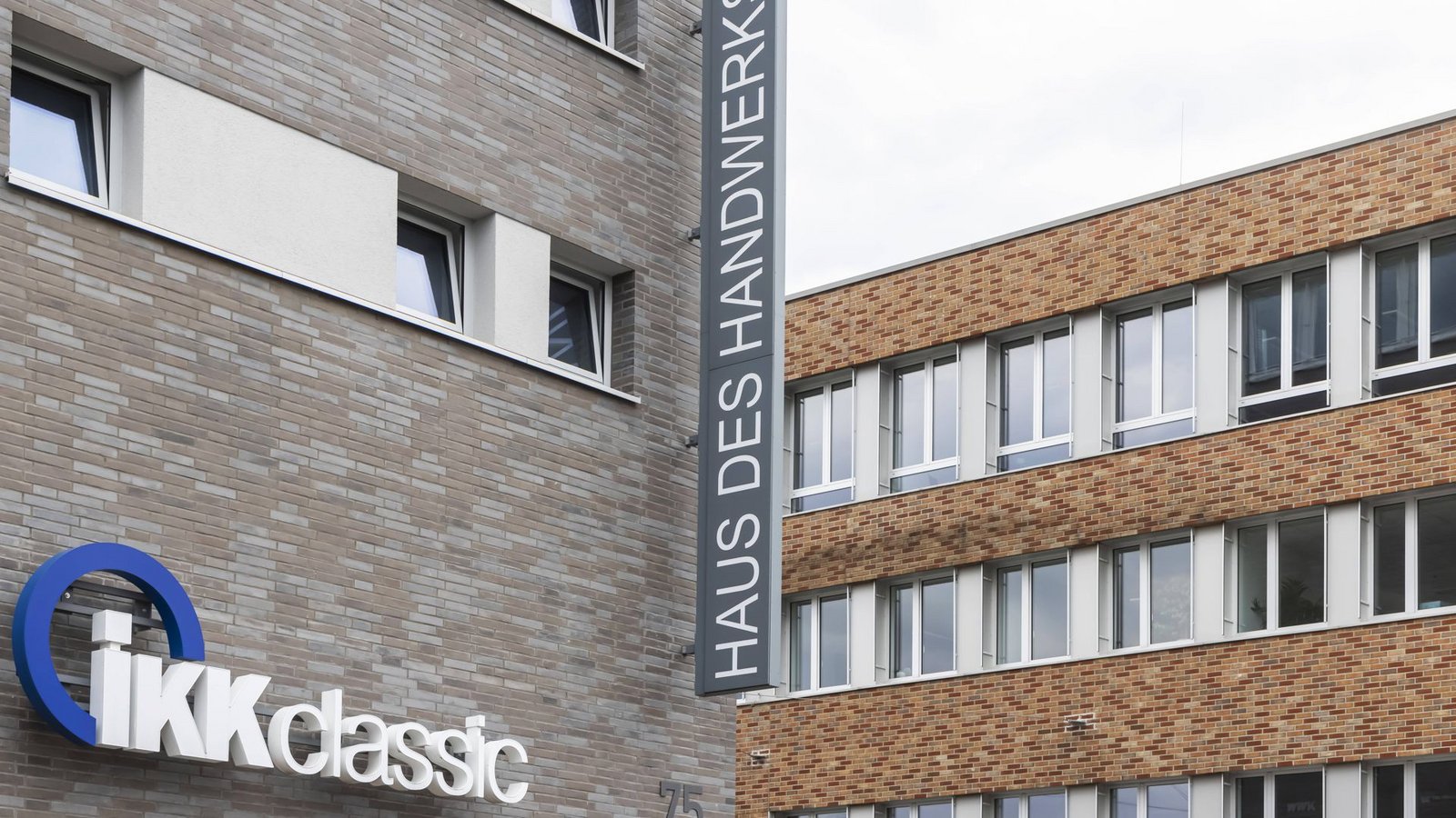 Geschäftsstelle der IKK classic in Göppingen.Foto: IMAGO/Arnulf Hettrich
