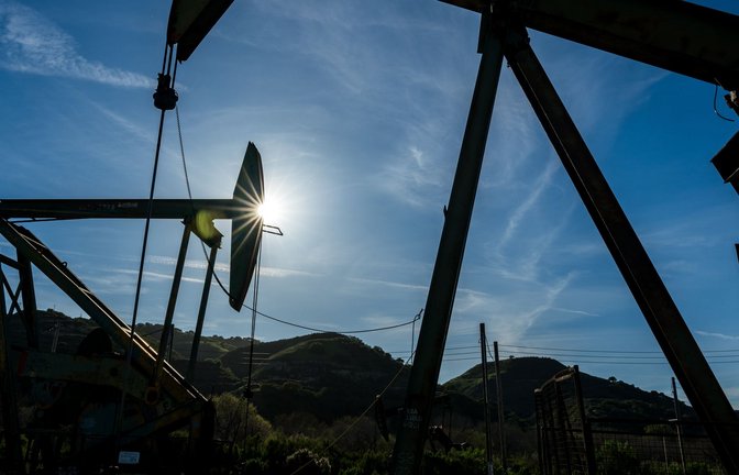 Der Ölpreisschock treibt die Inflation im Euroraum. (Symbolbild)<span class='image-autor'>Foto: Nic Coury/AP/dpa</span>
