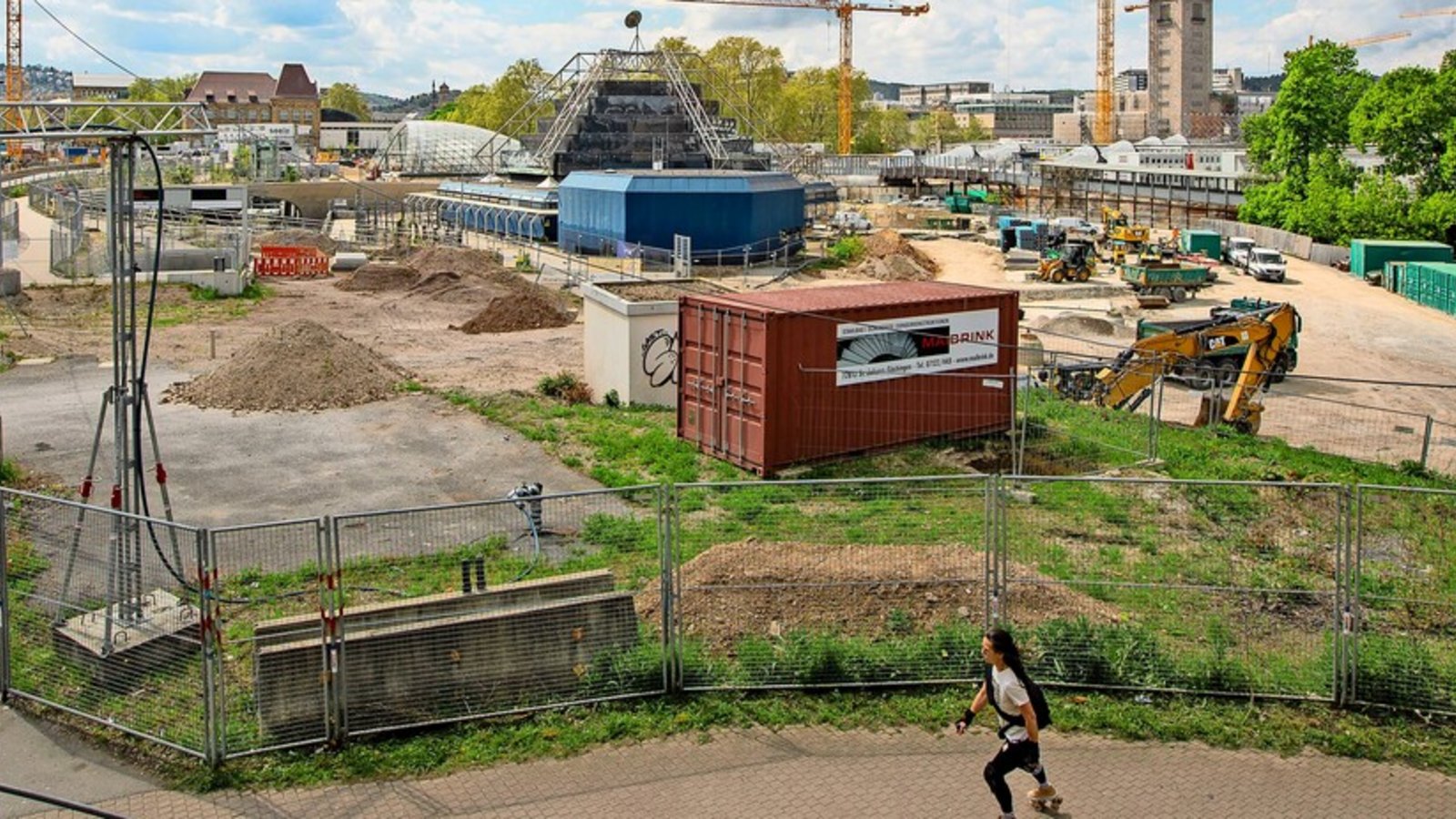Seit Ende Januar soll an den neuen Wegen rund um das Planetarium im Stuttgarter Schlossgarten gearbeitet werden. Zu sehen ist davon allerdings derzeit wenig.Foto: Lichtgut/Leif Piechowski