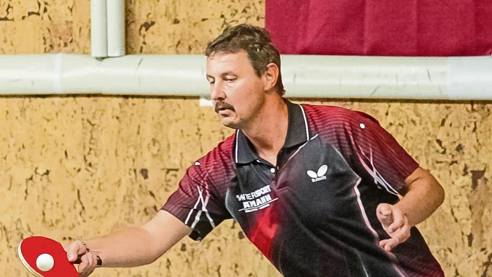 Markus Klingel steuerte drei Zähler zum Großglattbacher Erfolg bei – einen im Doppel mit Matthias Enz und zwei im Einzel. Foto: Simecek Markus Klingel steuerte drei Zähler zum Großglattbacher Erfolg bei – einen im Doppel mit Matthias Enz und zwei im Einzel. Foto: Simecek