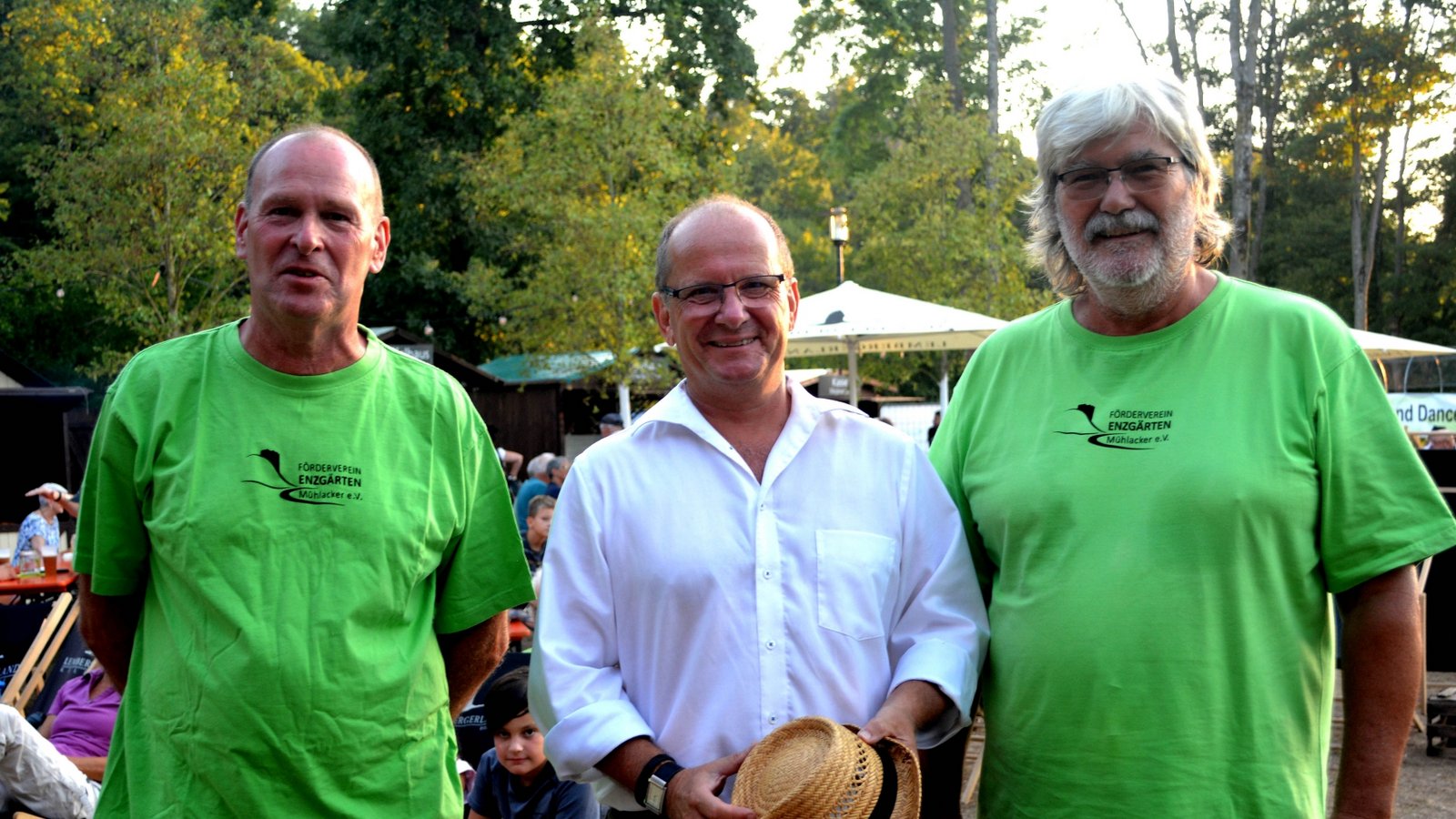 Rolf Watzal (von links), Bürgermeister Winfried Abicht und Frank Veit freuen sich am Dienstag auf den Start des „Sommerevenz“. Rolf Watzal (von links), Bürgermeister Winfried Abicht und Frank Veit freuen sich am Dienstag auf den Start des „Sommerevenz“.