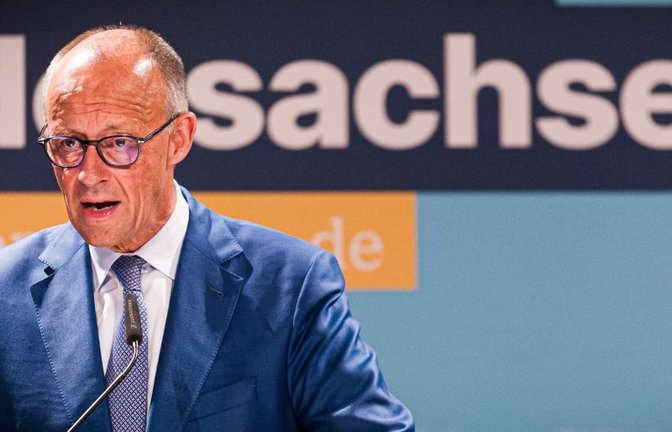 Bundeskanzler Friedrich Merz (CDU) spricht auf einer Veranstaltung der CDU Niedersachsen.<span class='image-autor'>Moritz Frankenberg/dpa</span>