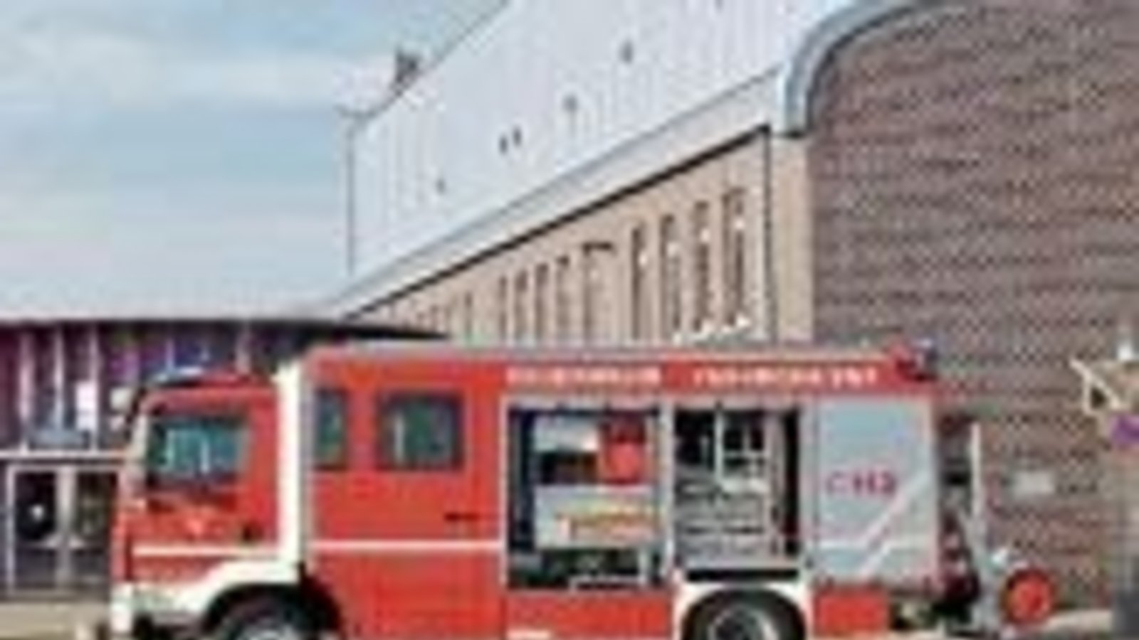 Feuerwehr am Vaihinger Bahnhof. Foto: bro Feuerwehr am Vaihinger Bahnhof. Foto: bro