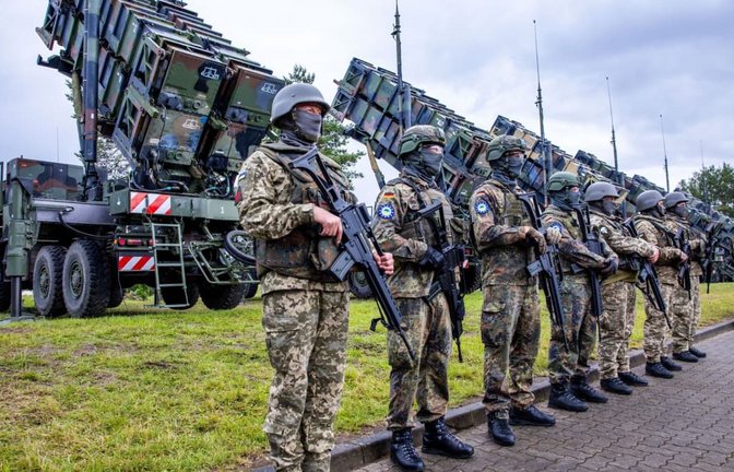 Mangelware: Abwehrraketen für das System „Patriot“ (hier auf einem Truppenübungsplatz in Mecklenburg-Vorpommern)<span class='image-autor'>Jens Büttner/dpa</span>