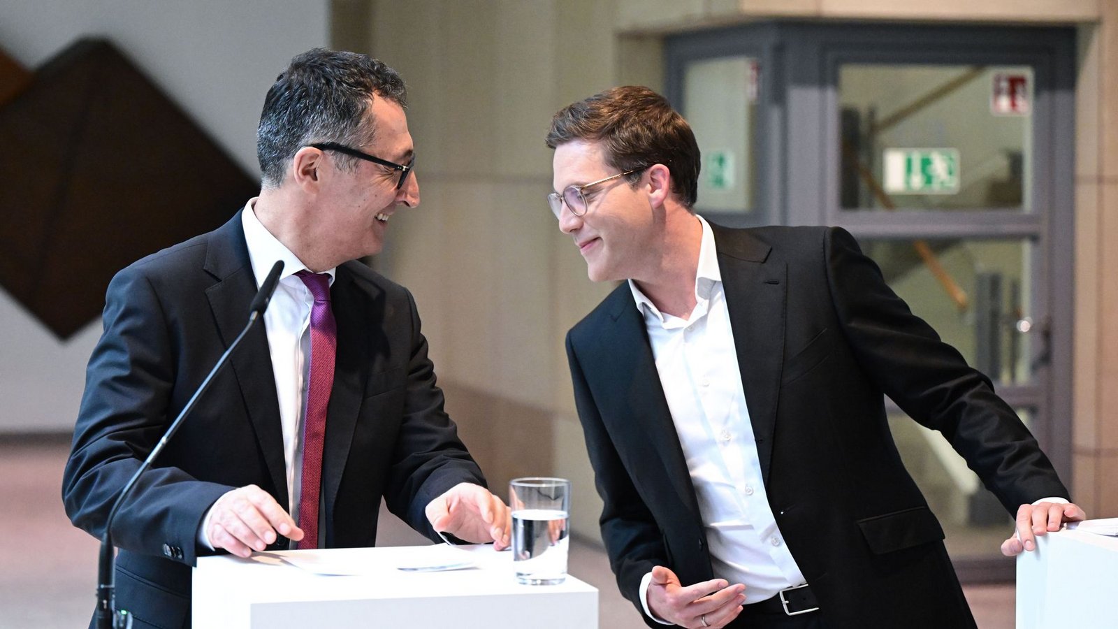 Der erste Schritt der grün-schwarzen Einigung wird überwiegend begrüßt.Foto: Bernd Weißbrod/dpa Der erste Schritt der grün-schwarzen Einigung wird überwiegend begrüßt.Foto: Bernd Weißbrod/dpa