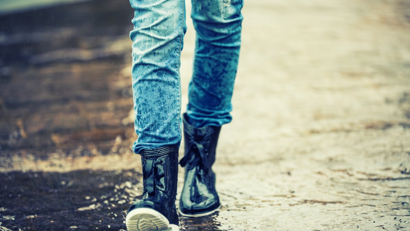 Regen, Gewitter & kühle Temperaturen: Doch wann wird das Wetter endlich wieder besser? Der Wettertrend zeigt, wann der Frühling 2026 wieder nach Deutschland zurückkehrt.Foto: Marian Weyo / Shutterstock.com