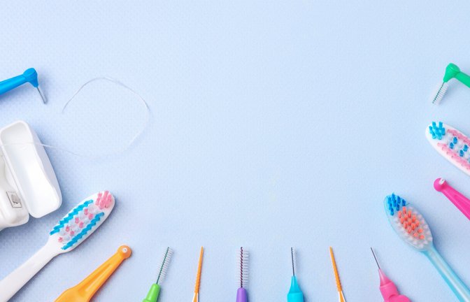 Wer Zahnseide nicht mag, kann auf diese Alternativen umsteigen.<span class='image-autor'>Foto: Nata Studio / shutterstock.com</span>