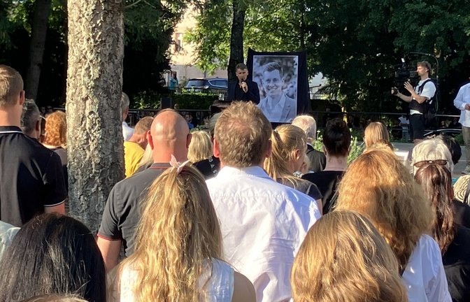 Das Schicksal von Rouven Laur bewegt viele Menschen in Neckarbischofsheim. Bürgermeister Thomas Seidelmann hielt eine emotionale Rede.<span class='image-autor'>Foto: Florian Dürr</span>