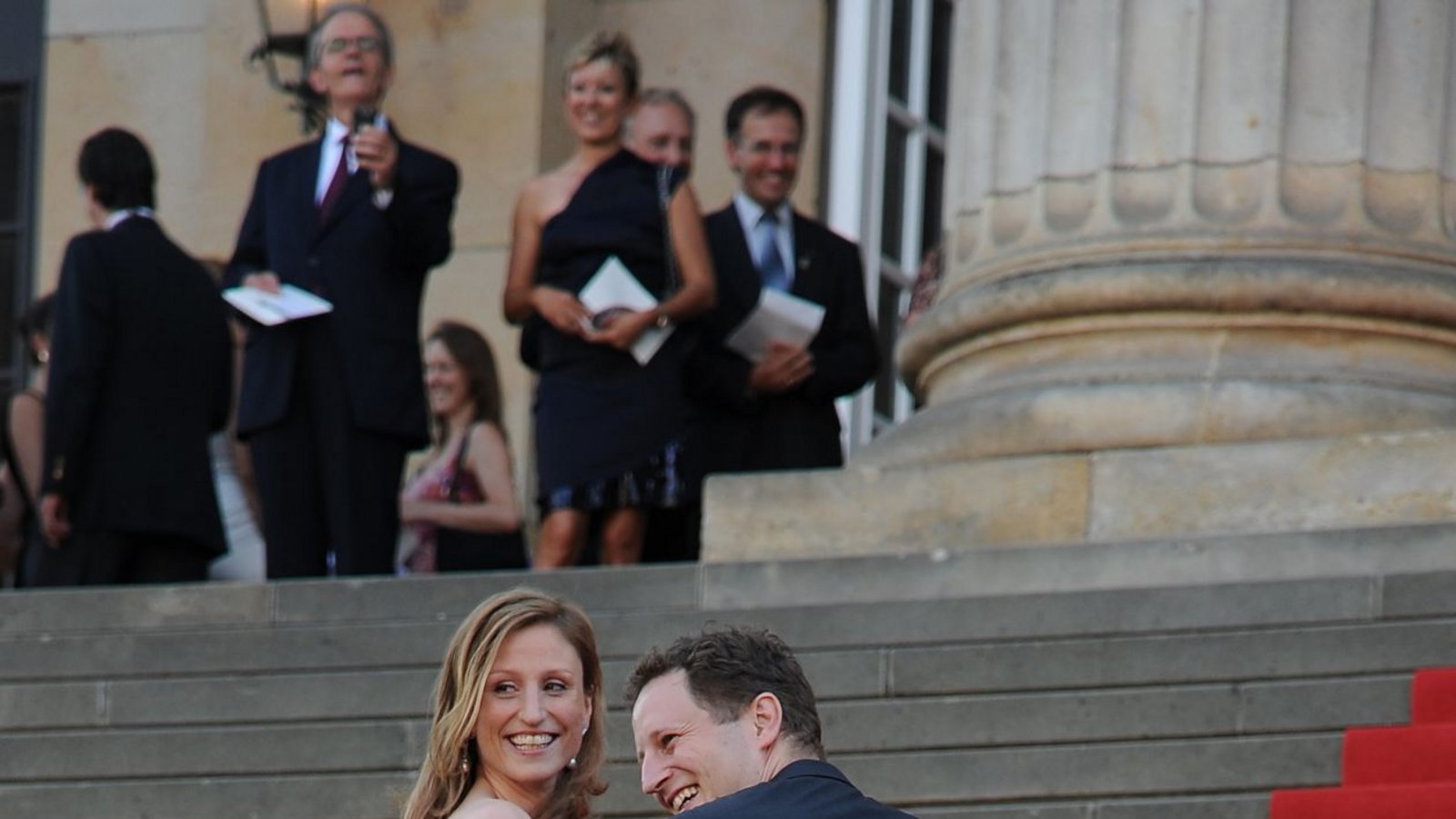 ... und wird von der Berliner Society umschwärmt.Foto: dpa ... und wird von der Berliner Society umschwärmt.Foto: dpa
