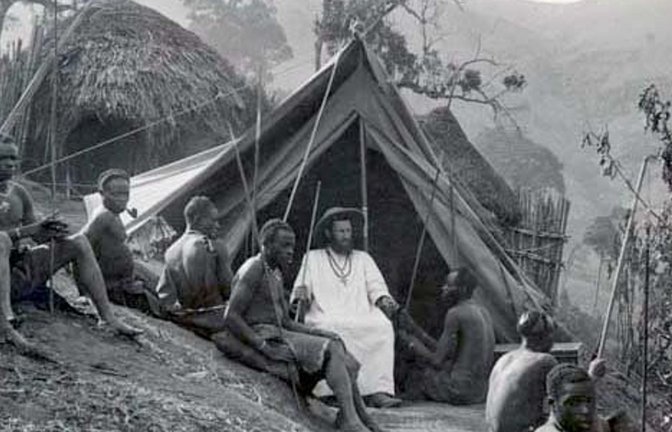Ein Schwarz-Weiß-Foto aus der belgischen Kolonialzeit im Kongo<span class='image-autor'>Foto: dpa//Museum f. Zentralafrika</span>