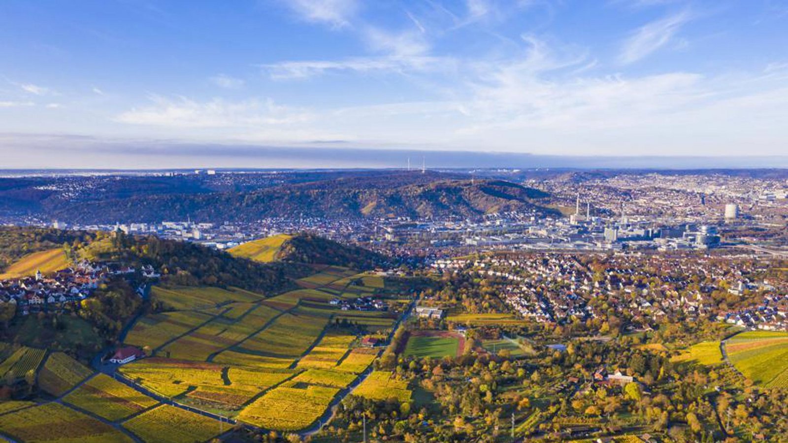 Natur hier und dichte Besiedelung da prägen die Region – wie der Blick aus dem Remstal gen Stuttgart zeigtFoto: imago/Werner Dieterich Natur hier und dichte Besiedelung da prägen die Region – wie der Blick aus dem Remstal gen Stuttgart zeigtFoto: imago/Werner Dieterich