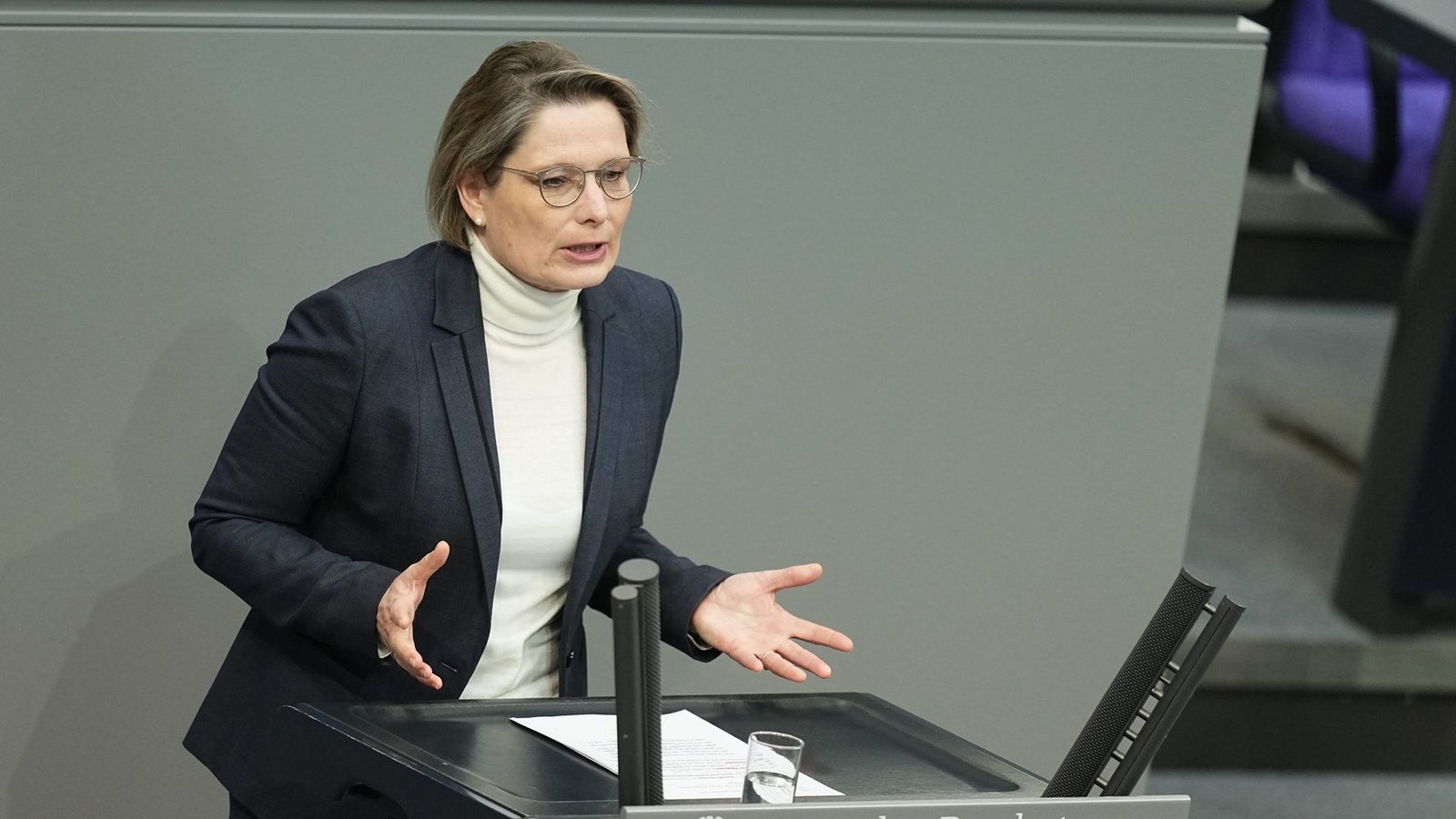 Bundesjustizministerin Stefanie Hubig (SPD) will Mieterinnen und Mieter vor hohen Mietkosten schützen - unter anderem durch mehr Regulierung beim möblierten Wohnen. (Archivfoto)Foto: Michael Kappeler/dpa