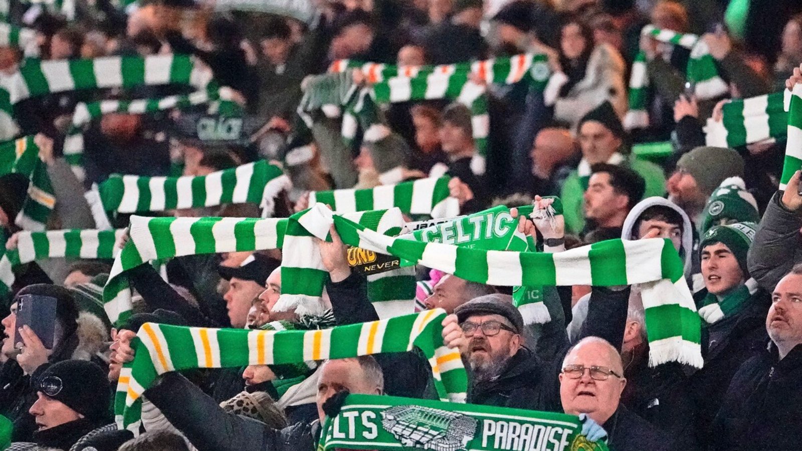 Stets hoch motiviert: die Fans von Celtic GlasgowFoto: imago/Joeran Steinsiek
