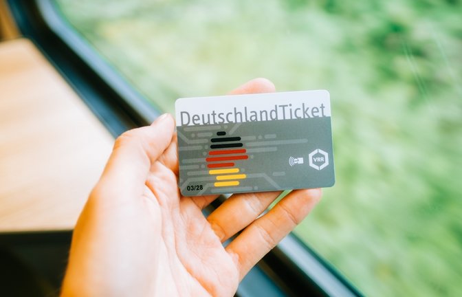 Nach den zuletzt genannten Zahlen nutzen mehr als 14 Millionen Menschen das Deutschlandticket.<span class='image-autor'>Foto: nikkimeel/ Shutterstock</span>