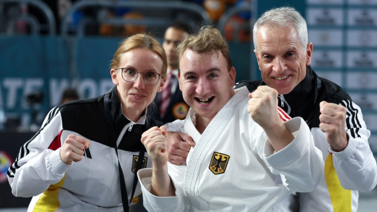 Albert Singer (Mitte) mit seinen Bundestrainern Kathrin Brachwitz und Heiko Kuppe, Karate, Vaihingen, Foto: privat