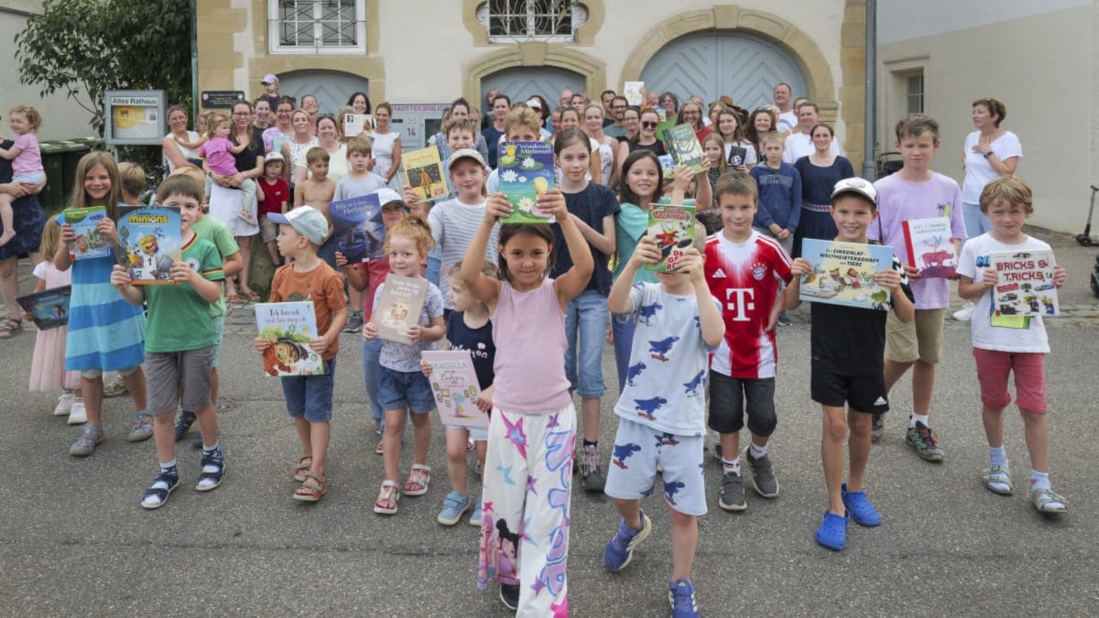 Bücherei: Ditzingen Schöckingen - Der Bibliothek droht die Schließung, die Einheimischen hoffen, dass sie dies verhindern könnenSimon Granville Bücherei: Ditzingen Schöckingen - Der Bibliothek droht die Schließung, die Einheimischen hoffen, dass sie dies verhindern könnenSimon Granville